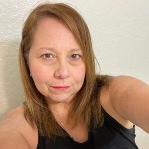 Meet your Posher, Yolanda